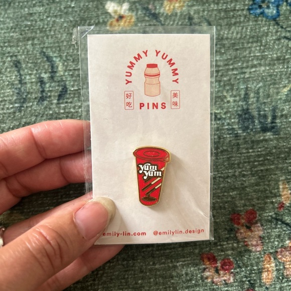 NEW Asian food inspired - YumYum enamel pin - Picture 2 of 3